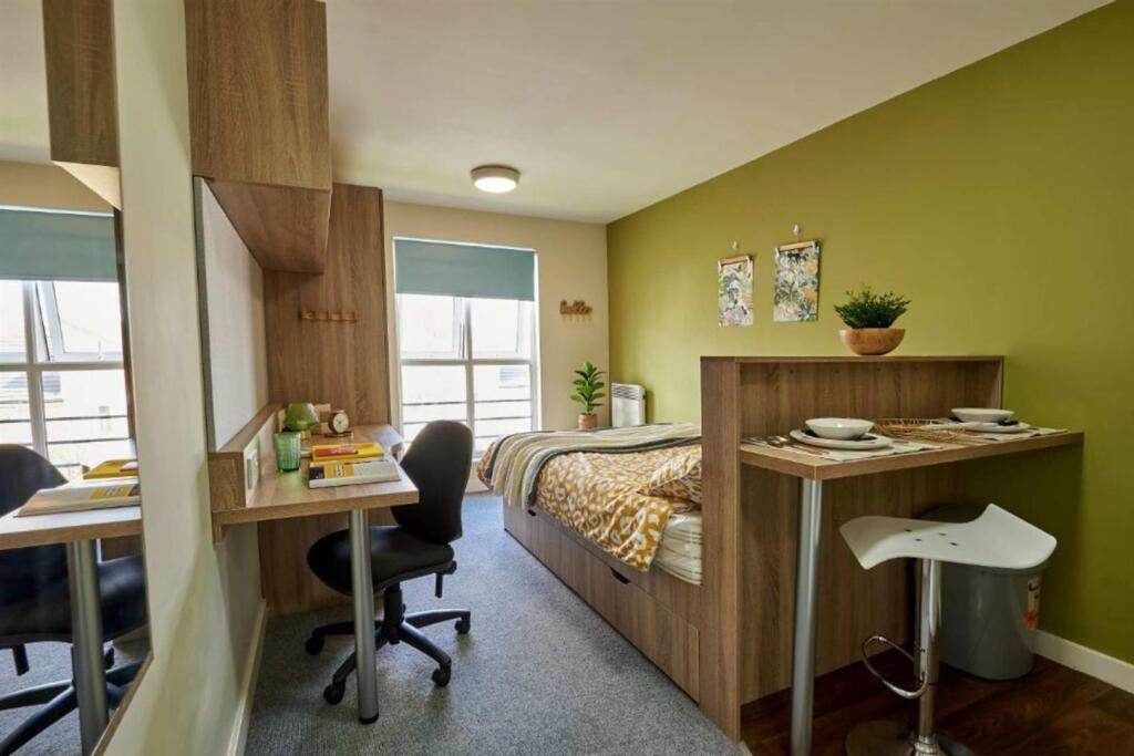 Additional image 20 of Birmingham | Student | September | B29