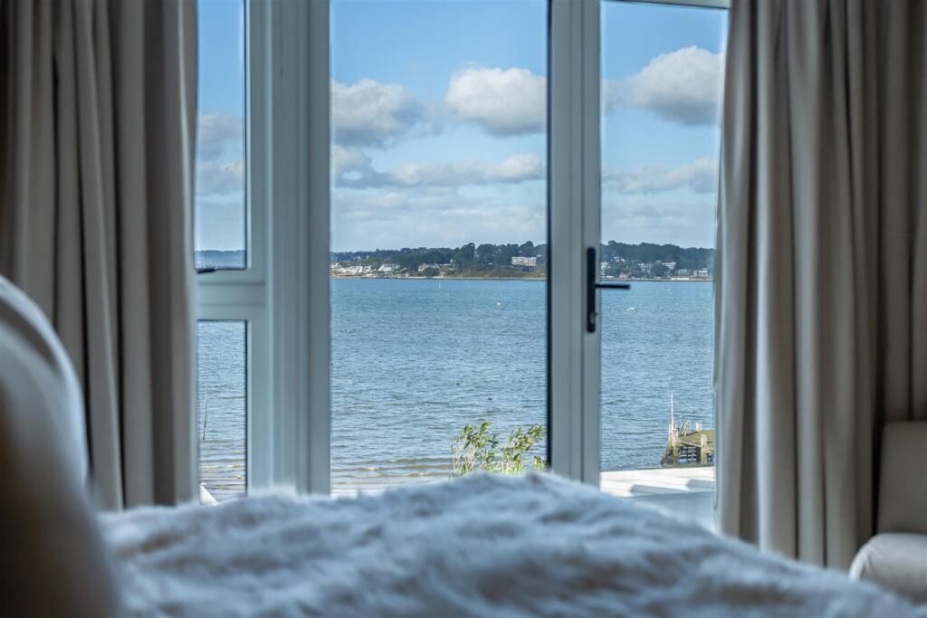 Additional image 13 of The Horseshoe, Sandbanks