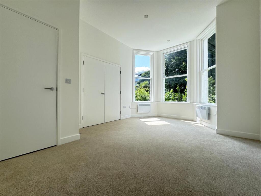 Additional image 4 of Hartington Place, Eastbourne BN21 3BG