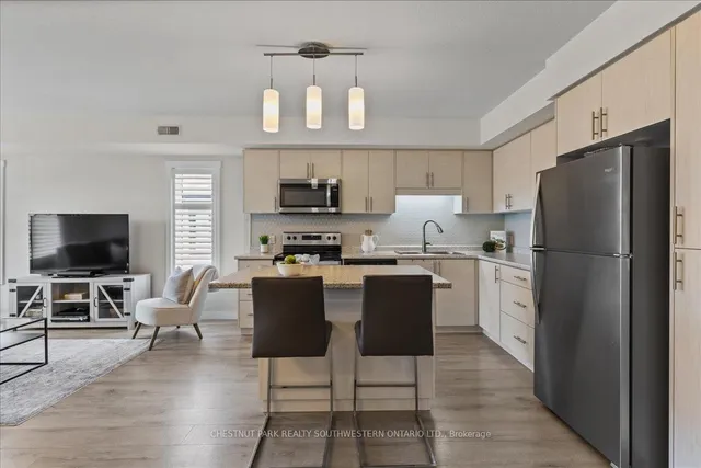 Additional image 6 of 166 Rochefort St Unit B