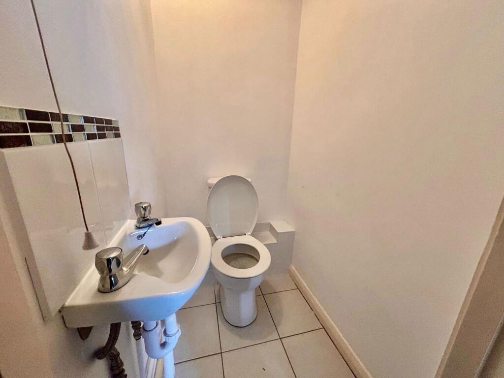 Additional image 7 of Close to Seafront, Terminus Road, Eastbourne, BN21 3DH