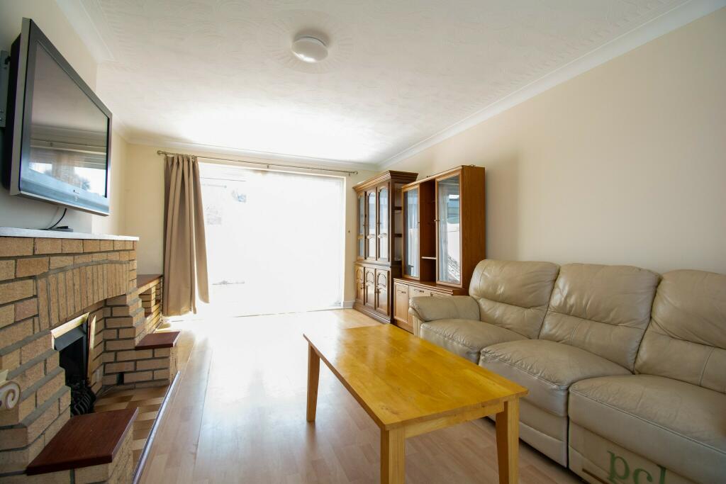 Additional image 20 of Large 4/5 Bed Detached House in Ensbury Park