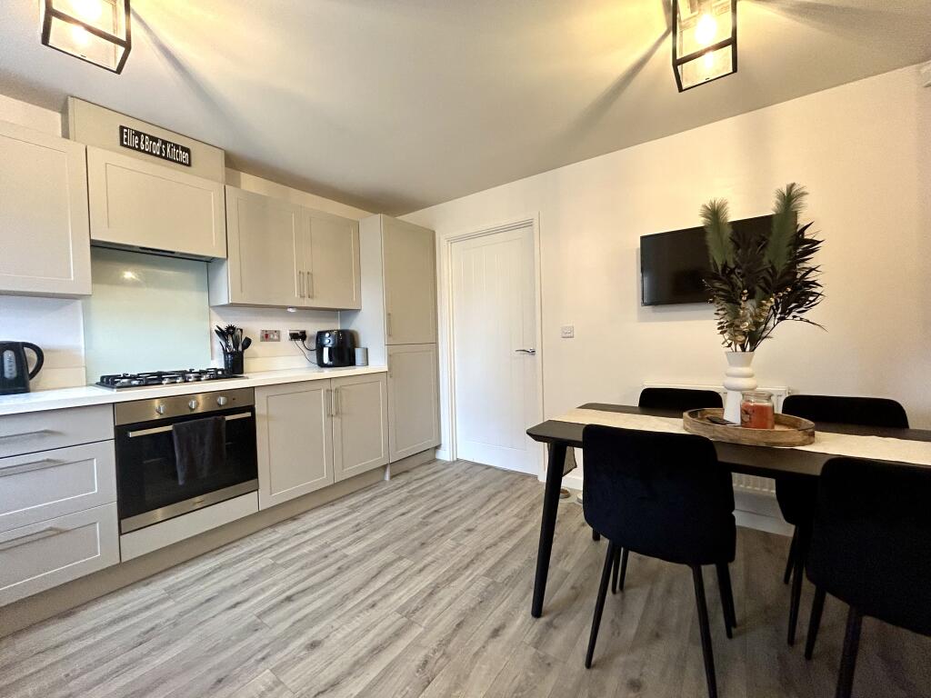 Additional image 3 of Quarry Bank Road, Bradford, BD2