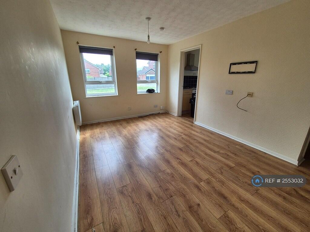 Beeston Close, Bolton, BL1 photo 4