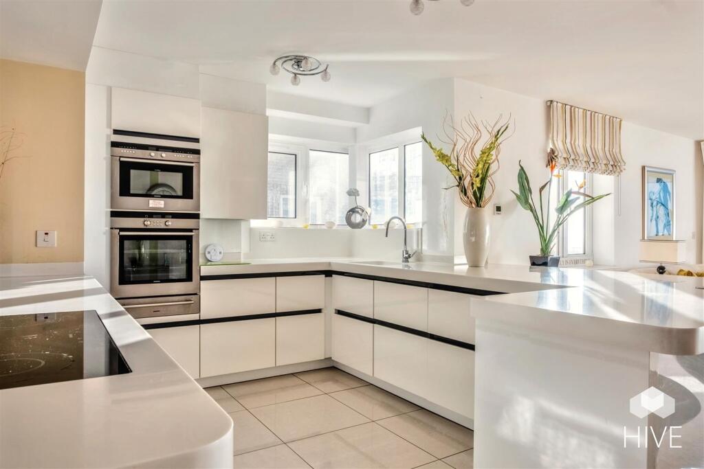 Additional image 7 of Boscombe Overcliff Drive, Southbourne