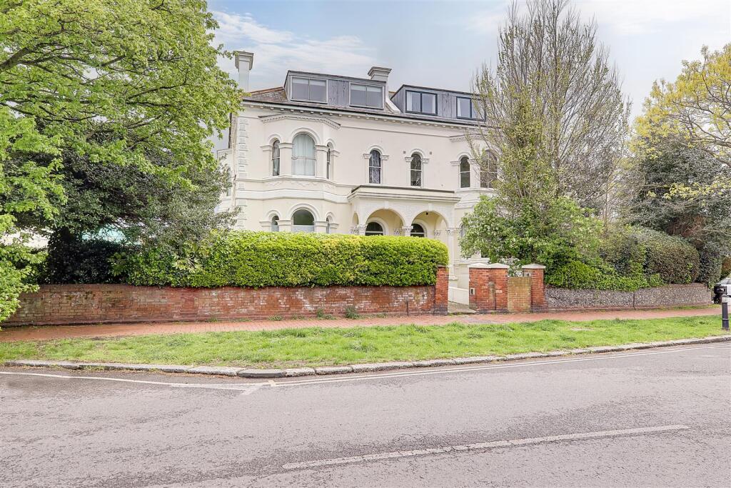 Additional image 10 of Farncombe Road, Worthing, BN11