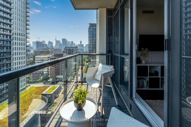 Additional image 27 of 170 sumach St Unit 1404