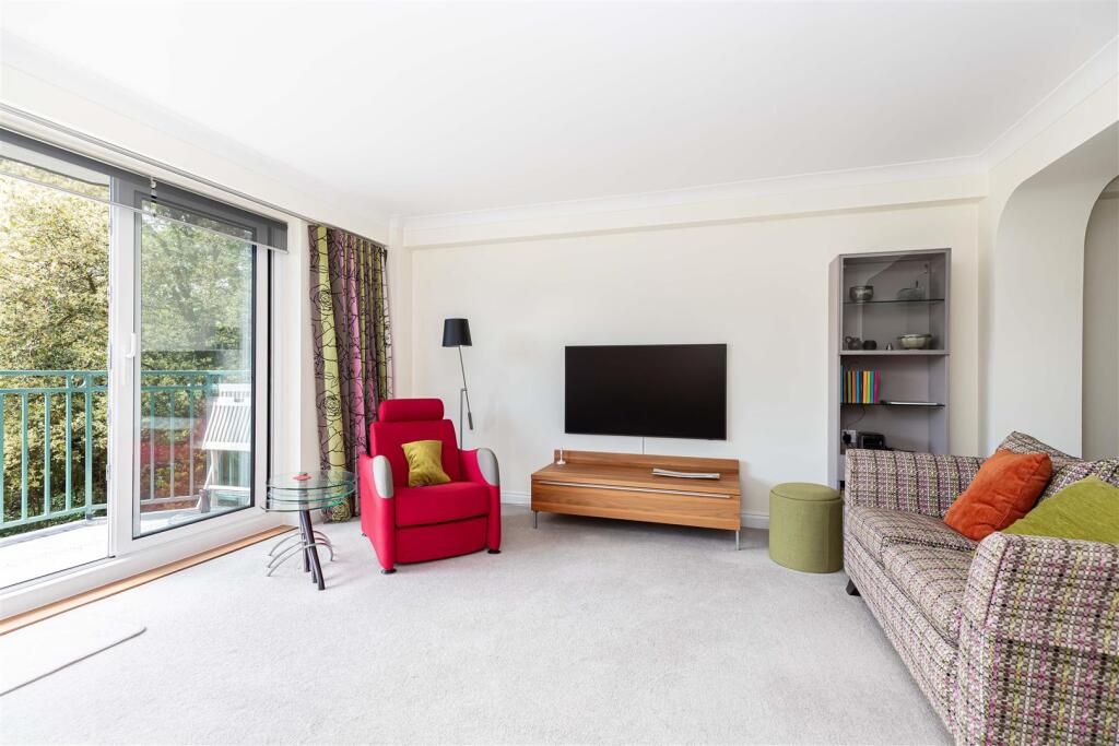 Additional image 7 of Immaculate, 2 bed in Block 'D', Keverstone Court,