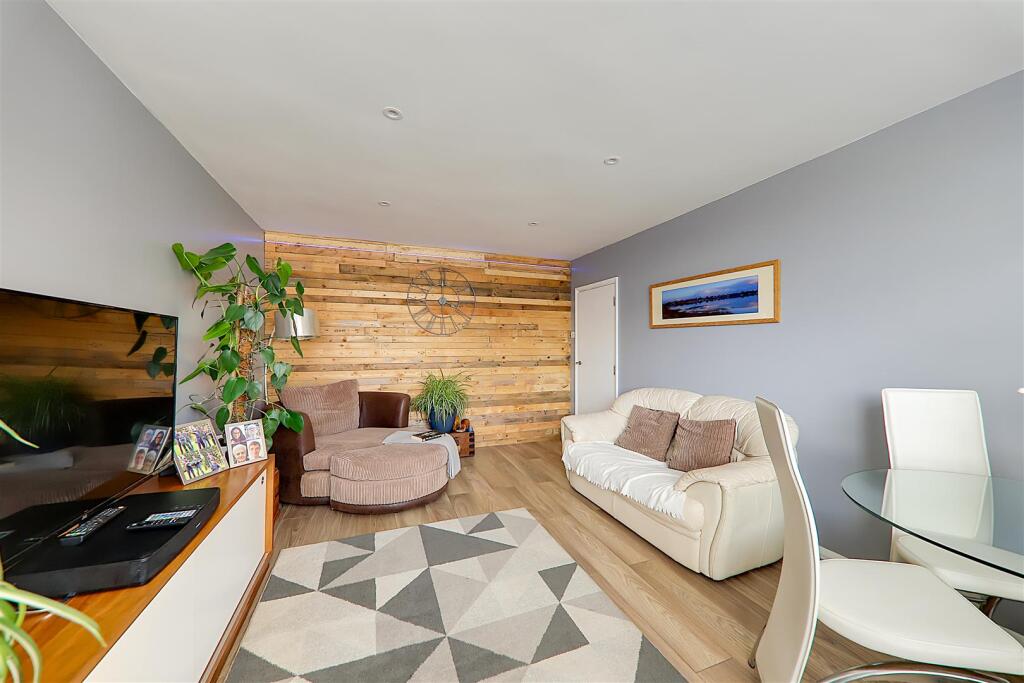 Additional image 2 of Broadwater Boulevard Flats, Broadwater, Worthing