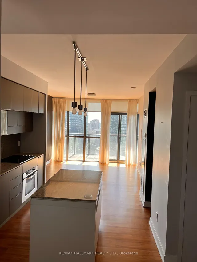 110 Charles St Unit 3105