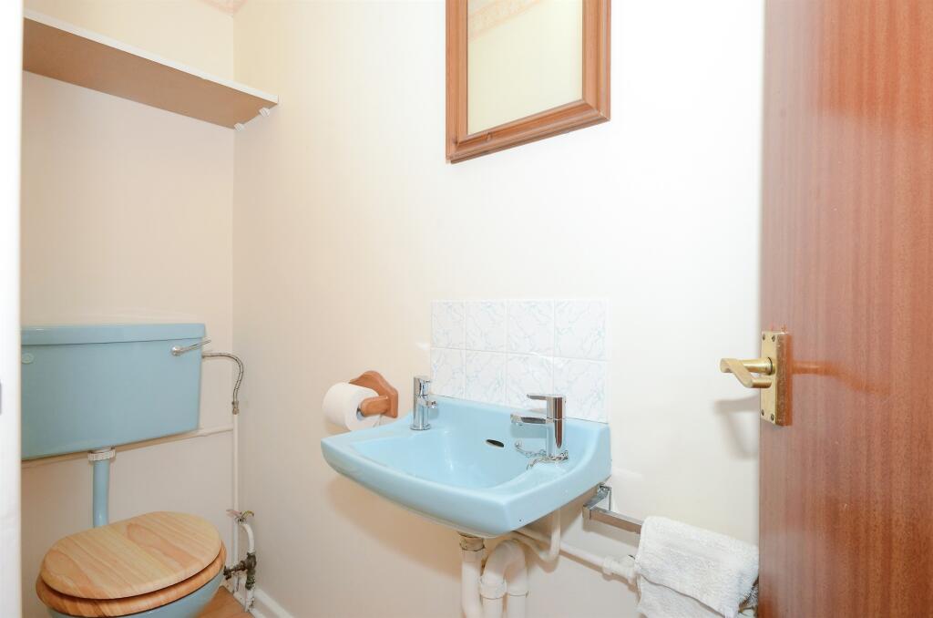 Additional image 12 of Broadstone Road, Harpenden