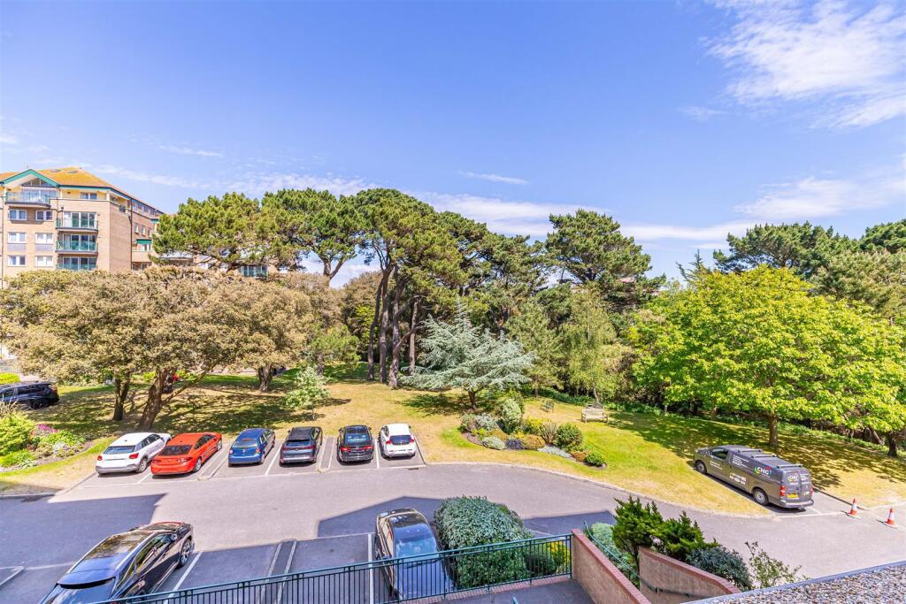 Additional image 29 of Immaculate, 2 bed in Block 'D', Keverstone Court,