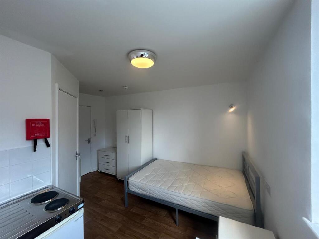 Additional image 4 of Last Few Student Apartments For September 2025!