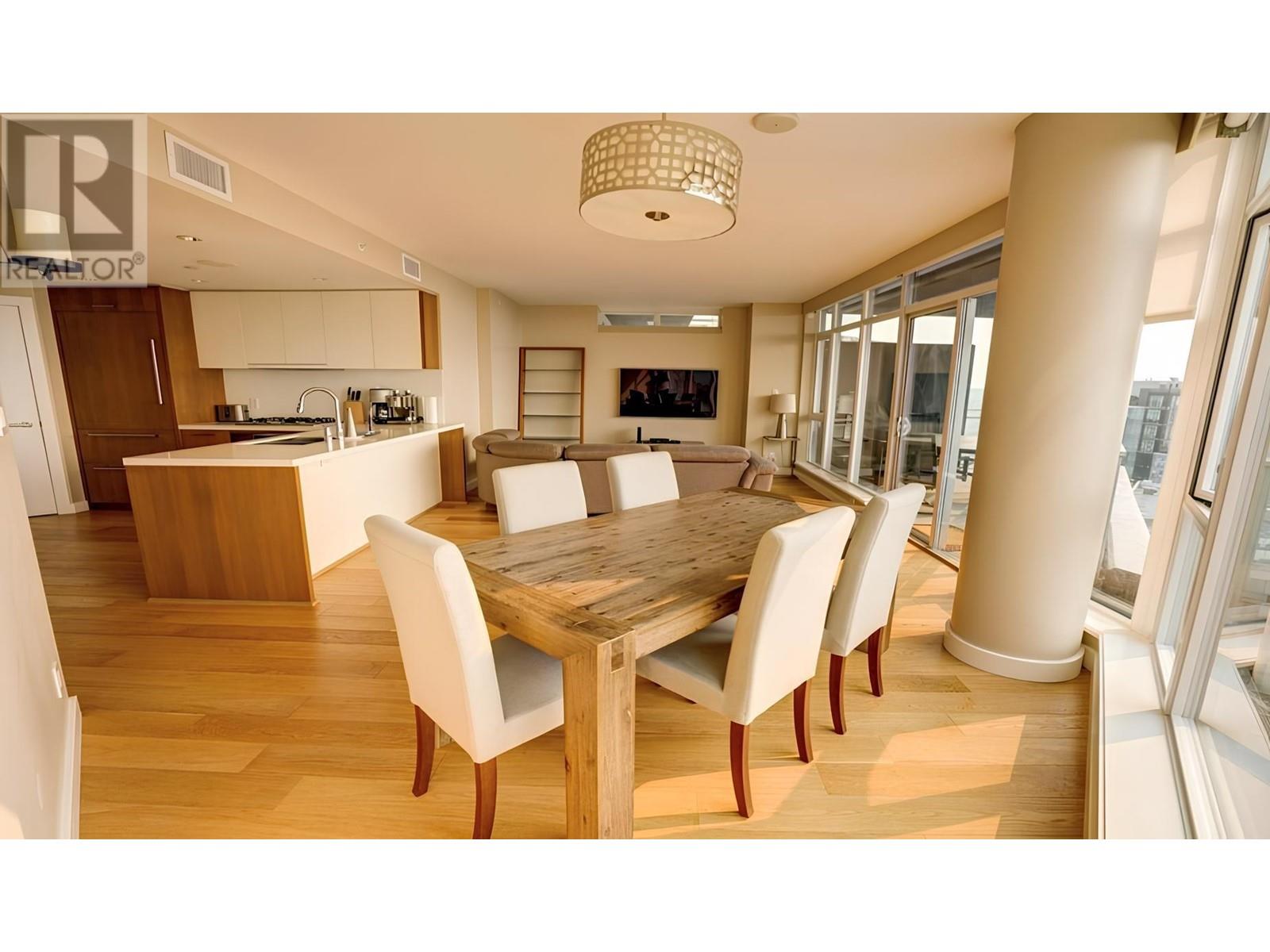 1372 SEYMOUR STREET|Vancouver, British Columbia V6B0L1