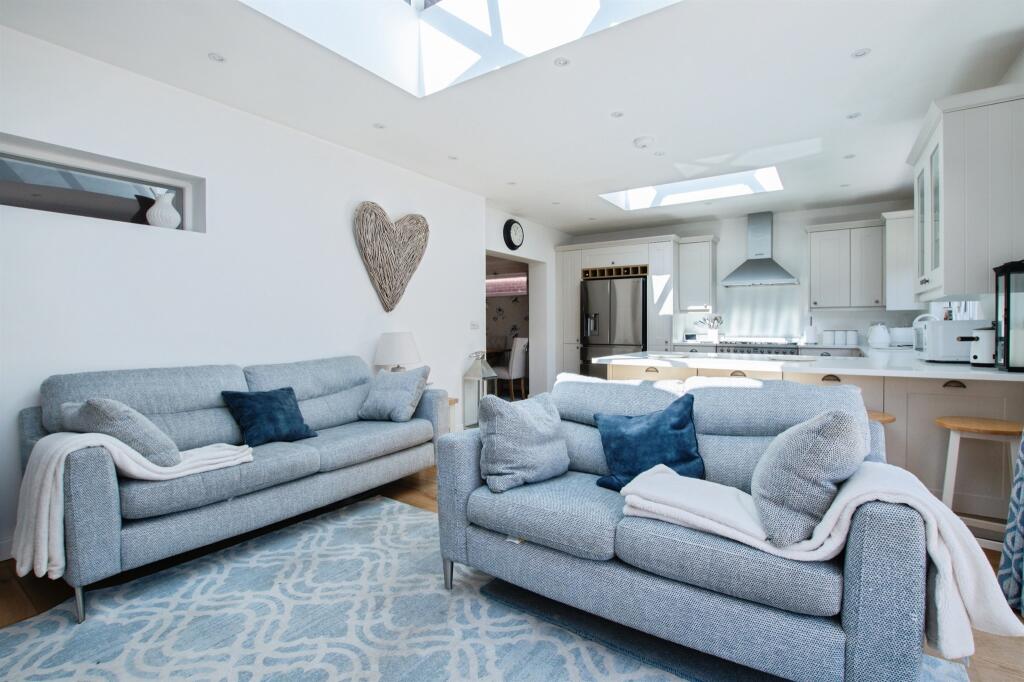 Additional image 8 of Burley Close, Verwood