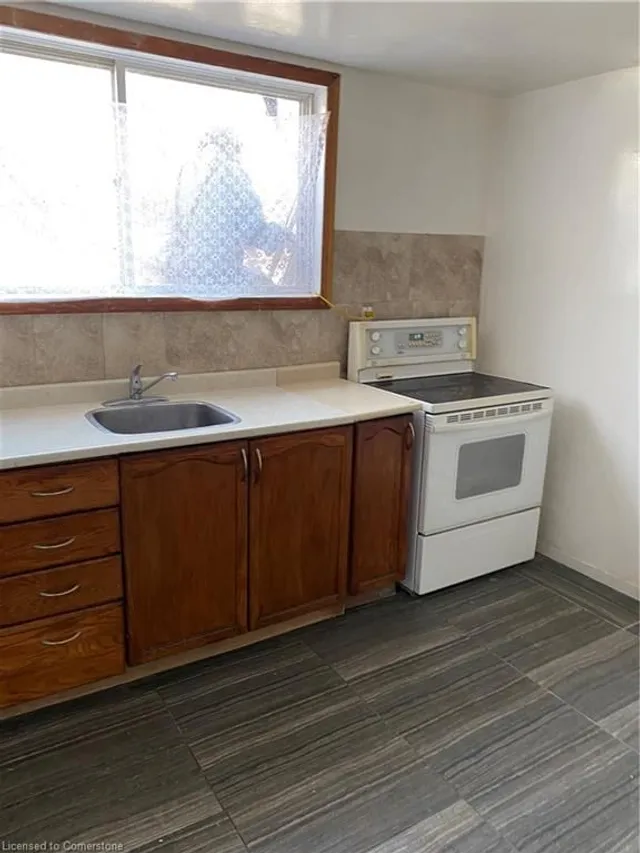 Additional image 8 of 126 Clive Rd