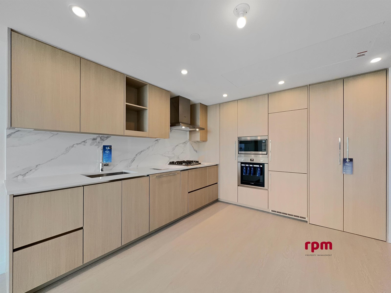 34xx 13778 100 AVENUE|Surrey, British Columbia V3T0V3