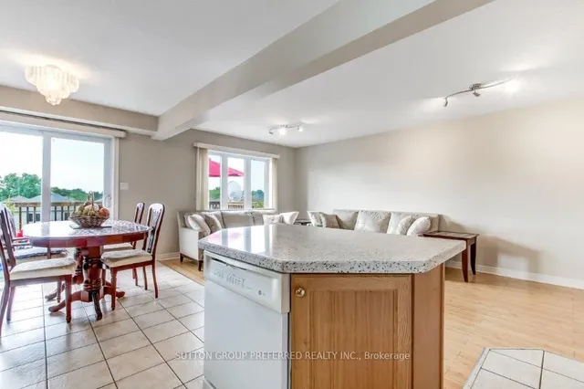 Additional image 6 of 187 Hollyridge Cres