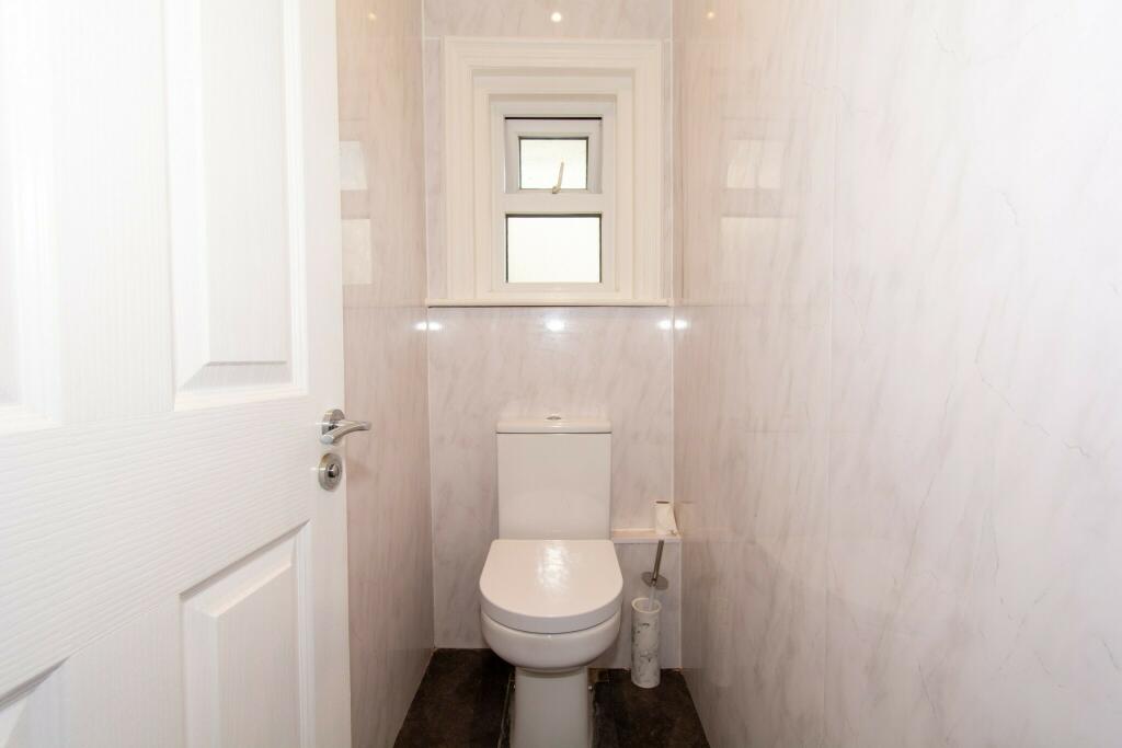 Additional image 8 of Large 6 Bed Modern Maisonette