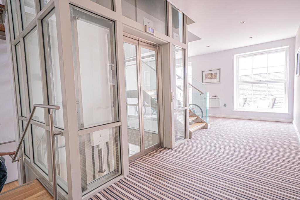 Additional image 13 of Main Street, Shirley, B90