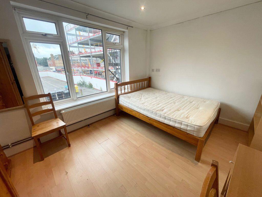 Additional image 7 of Student/ Sharer Three Double Bedroom Flat (P01846)
