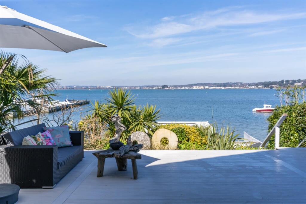 Additional image 3 of The Horseshoe, Sandbanks