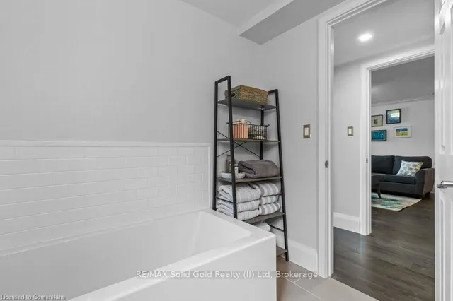 Additional image 30 of 58 Golden Meadow Cres