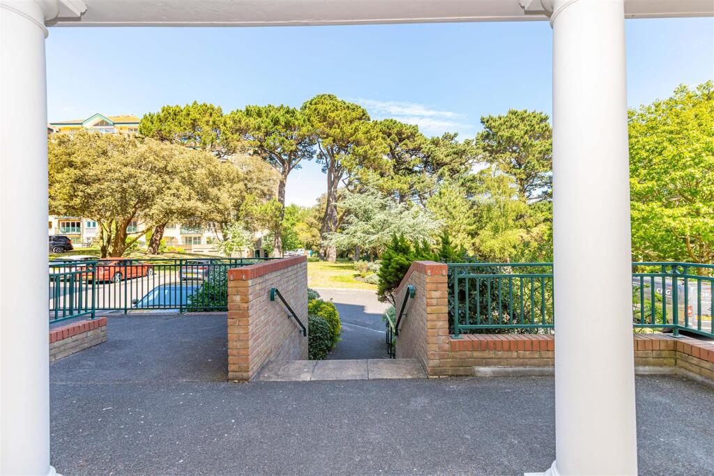Additional image 25 of Immaculate, 2 bed in Block 'D', Keverstone Court,