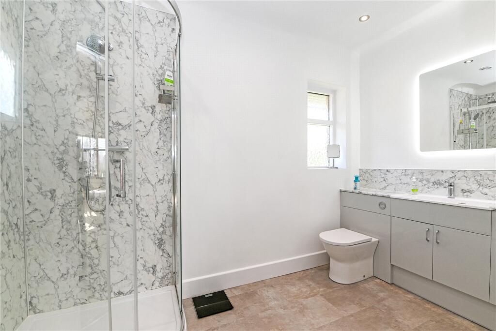 Additional image 10 of Chestnut Avenue, Barton on Sea, New Milton, Hampshire, BH25