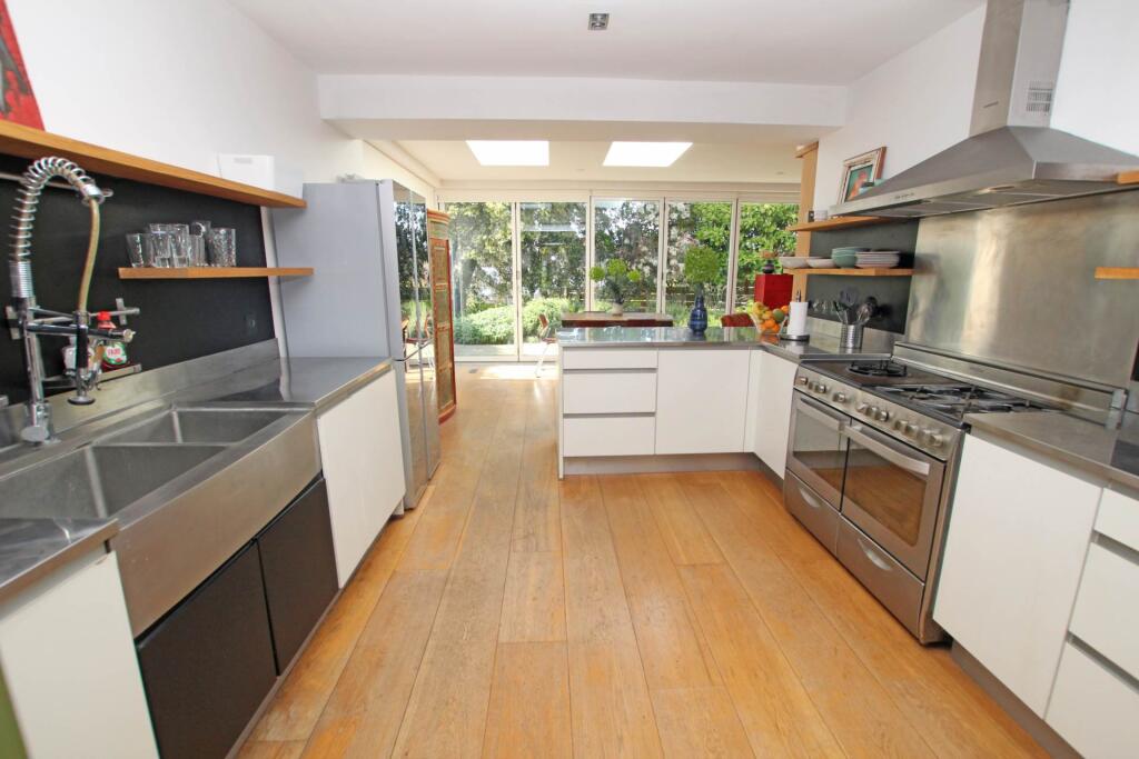 Additional image 4 of Holywell Close, Eastbourne, BN20 7RX