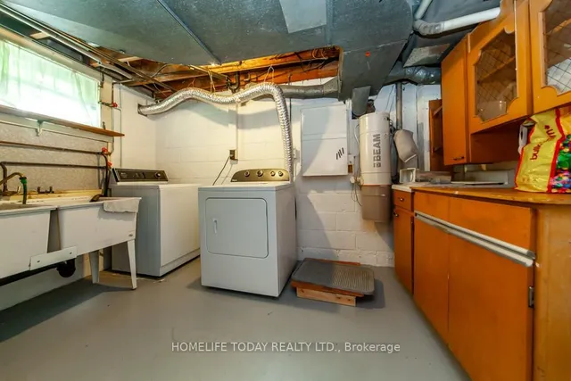 Additional image 23 of 61 Lord Roberts Dr