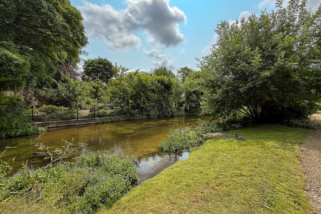 Additional image 14 of The Beeches, Park Street, St. Albans