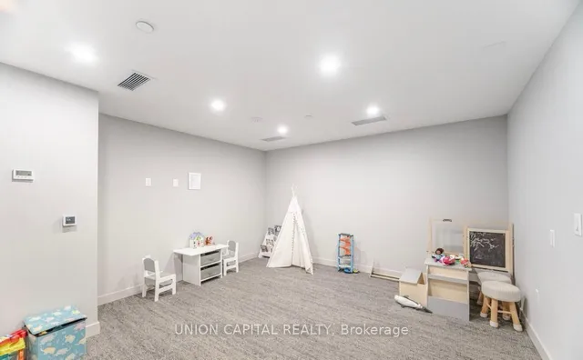 Additional image 18 of 859 The Queensway Unit 425