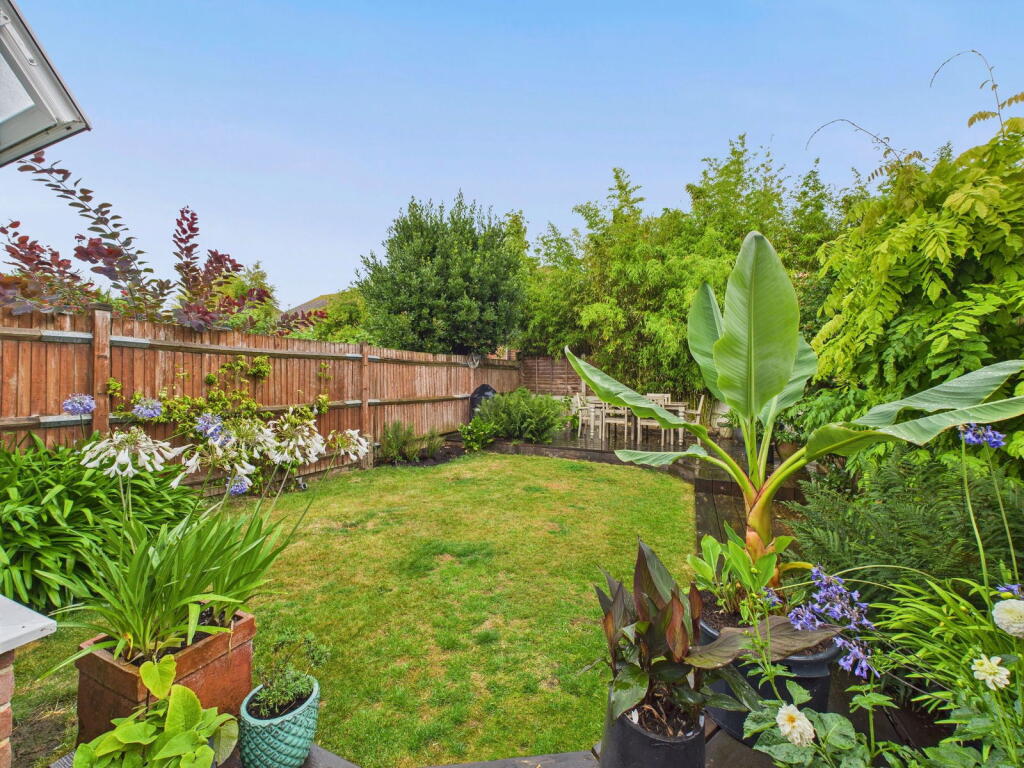 Additional image 19 of Hurst Avenue, Worthing, BN11