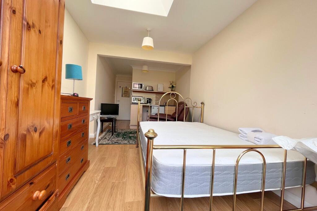 Additional image 8 of Nada Road, Highcliffe, Dorset. BH23 4PR