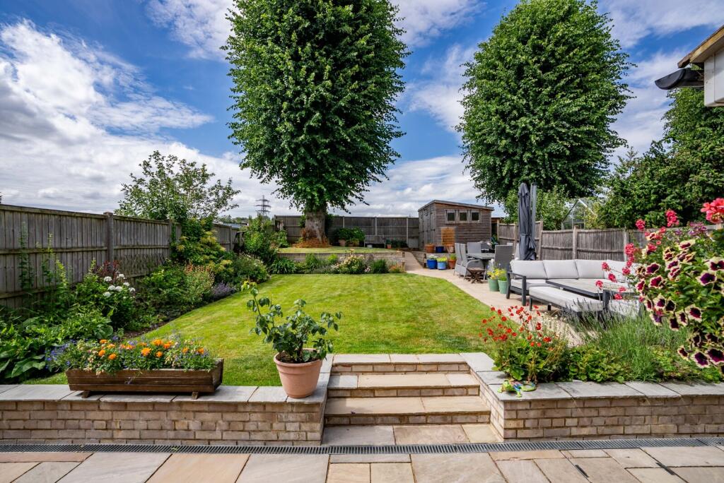 Additional image 3 of Saberton Close, Redbourn, St. Albans, Hertfordshire, AL3