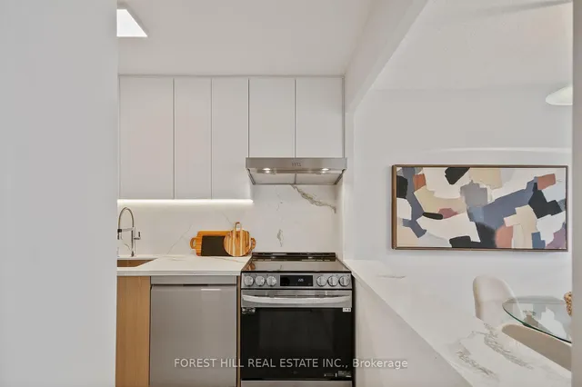 Additional image 6 of 914 Yonge St Unit 1604