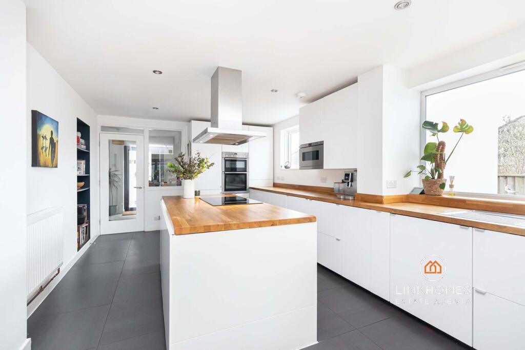 Additional image 4 of Insley Crescent, Broadstone, BH18