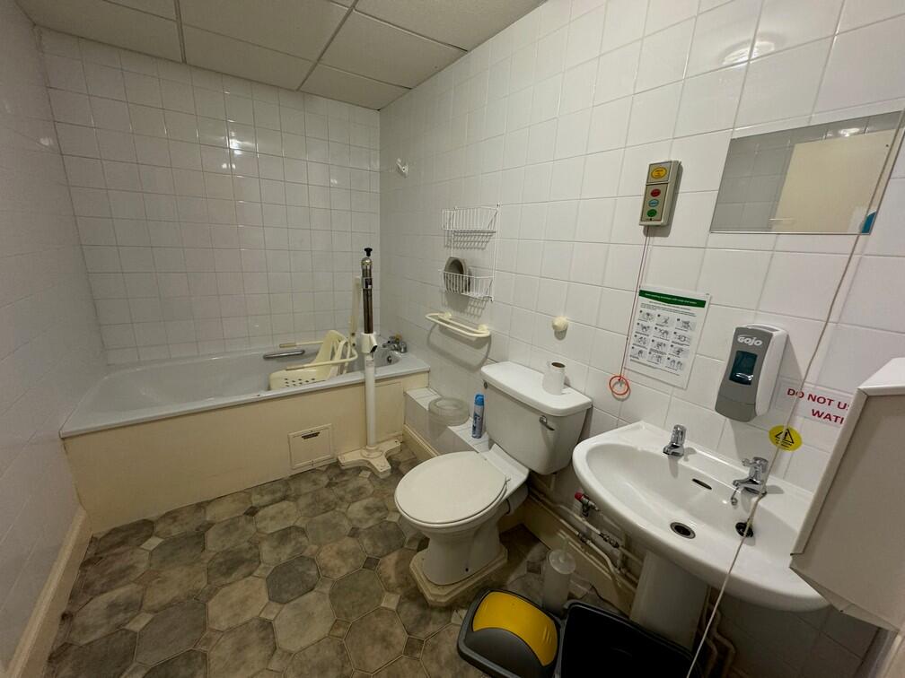 Additional image 3 of Delph House, 40 Upper Golf Links Road