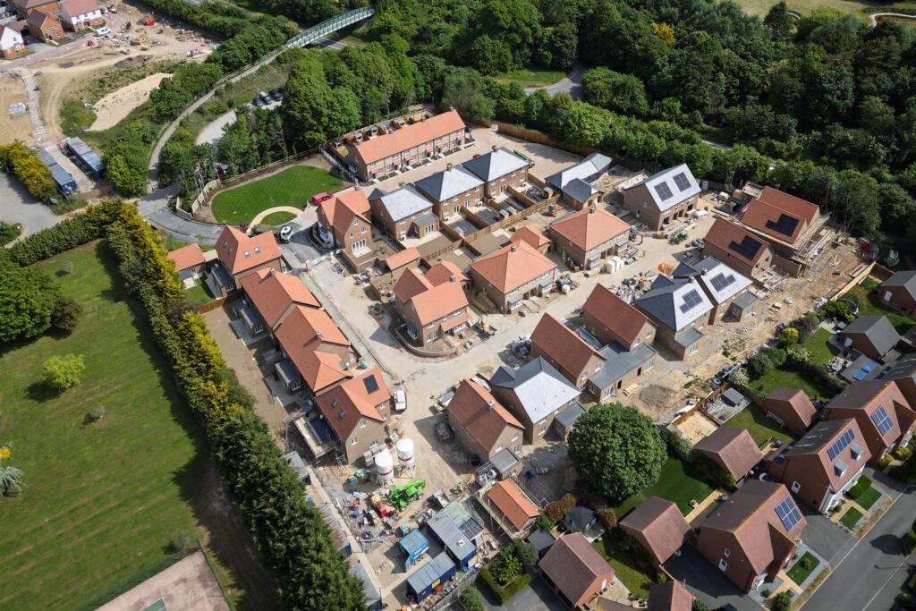 Additional image 16 of 9 Meadow Gate, Angmering