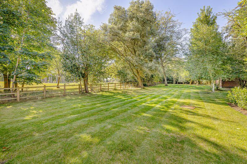 Additional image 20 of Essendon, Hertfordshire, AL9