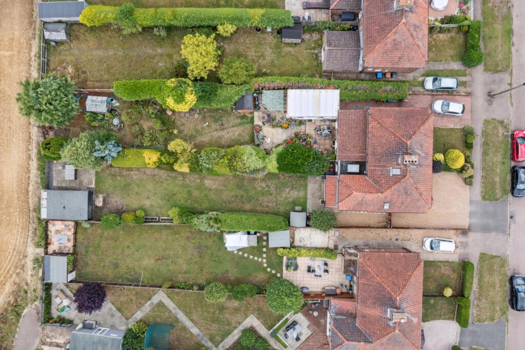 Additional image 3 of Two Oaks Drive, Welwyn, Hertfordshire, AL6 0EZ