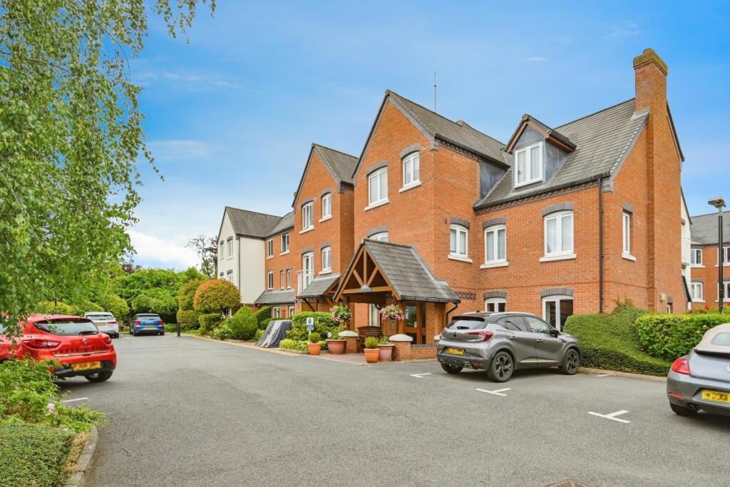 Additional image 2 of Rosy Cross, Tamworth