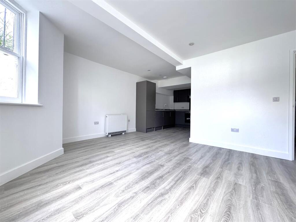 Additional image 3 of Hartington Place, Eastbourne BN21 3BG