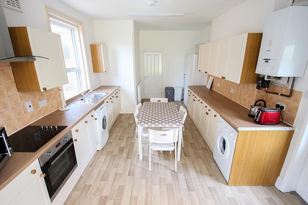 Additional image 4 of Modern Student House on Nortoft Road