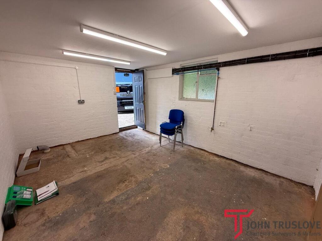 Additional image 4 of Unit 16, Earlswood Business Park, Solihull, B94 5EW