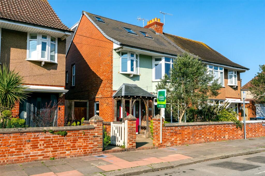 Westbourne Avenue, Worthing, West Sussex, BN14