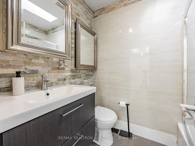 Additional image 23 of 121 Barker Ave