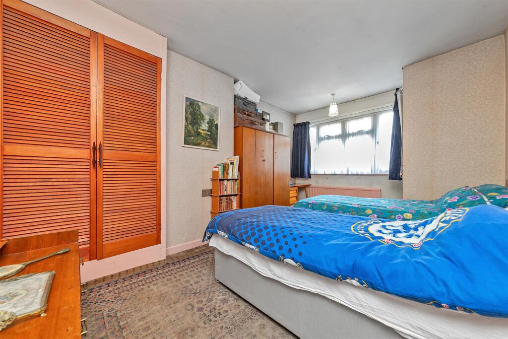 Additional image 11 of Wynchlands Crescent, St Albans