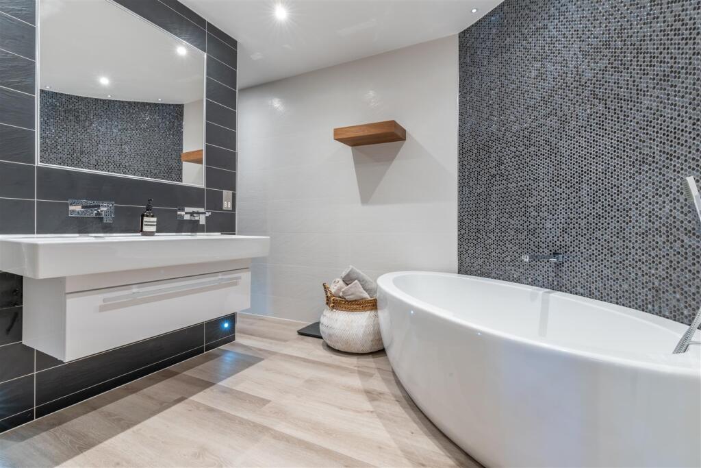 Additional image 13 of Alumhurst Road, Alum Chine